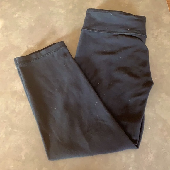 Lululemon Ivivva Girl's Cropped Black Leggings - Picture 1 of 10